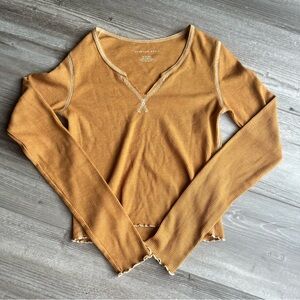 American Eagle Long Sleeve Lettuce Hem Tee